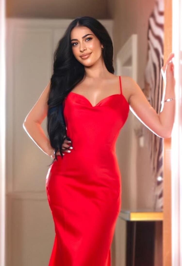 Aliya - Stunning European Brunette, available in London. London Escort