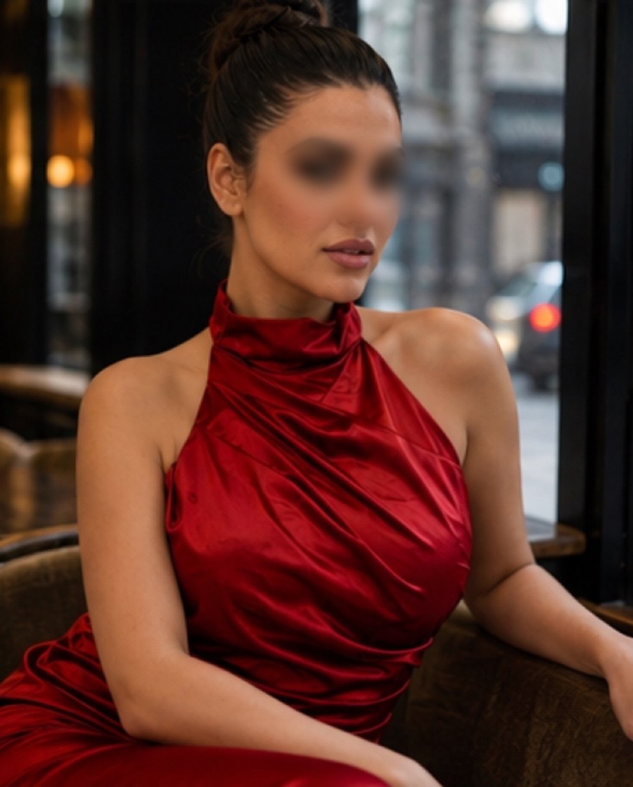 Indian Anvi -gorgeous elite escort in London