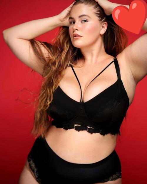Irish busty high-class escort Bonny