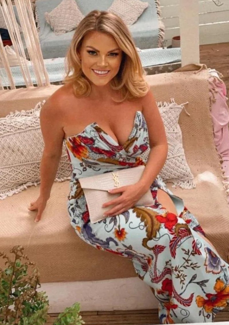 Penny - Super Bubbly English Lady, elite escort in London